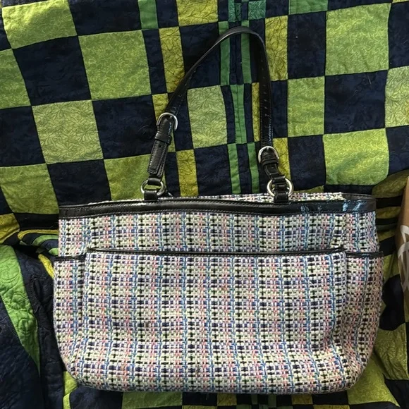 Coach Tweed Shoulder Bag with Black Trim - Picture 2 of 16